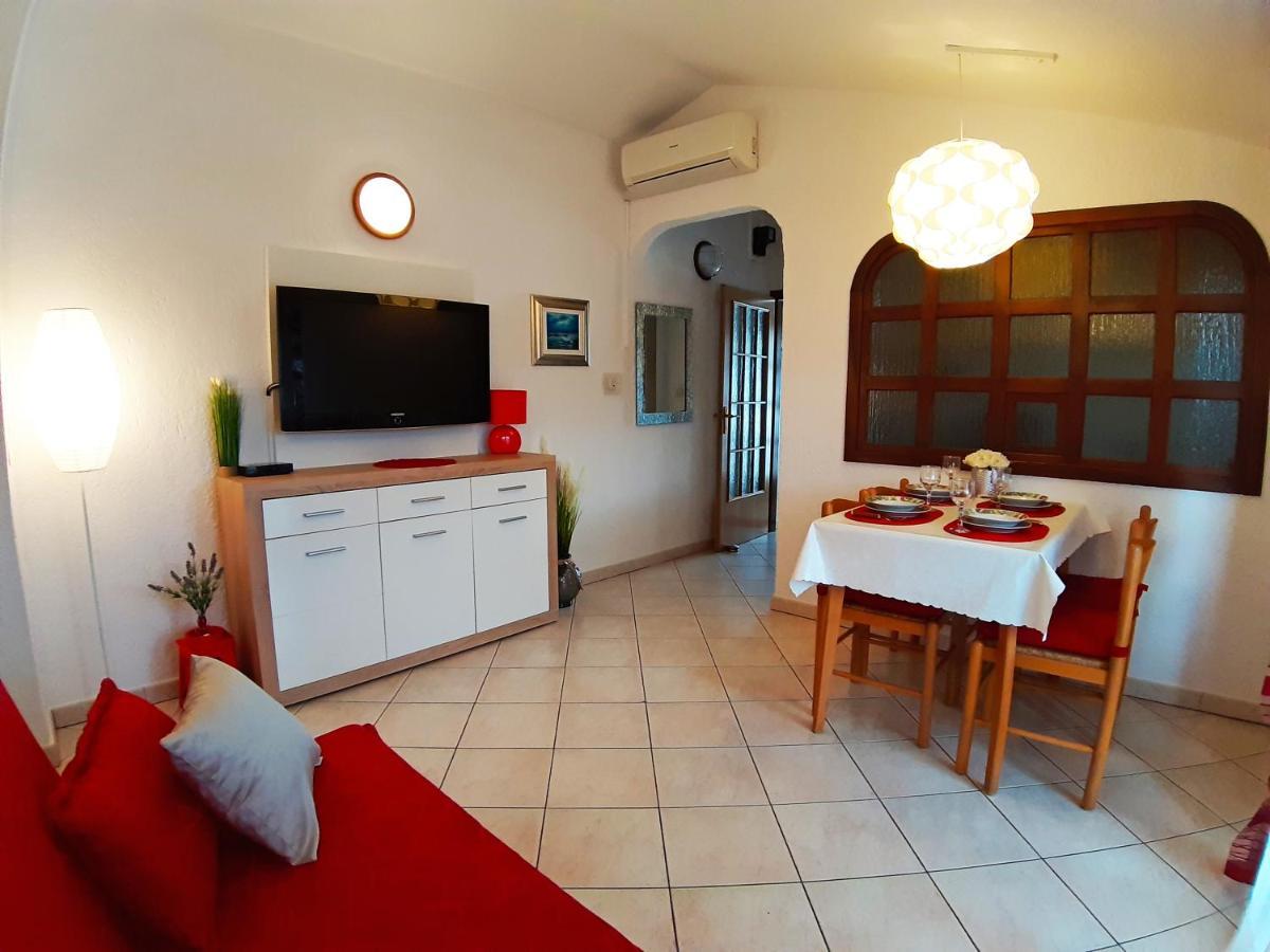 Apartments Zrinka 793 بوريتش المظهر الخارجي الصورة
